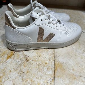 Veja women’s shoes. With gold accents NWOT